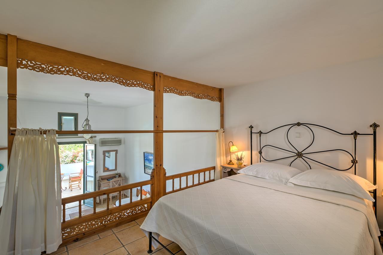 Dioni Hotel Skyros Exterior photo